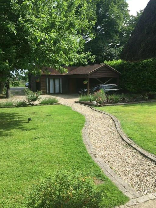 Winterborne Lodge Blandford Forum Bagian luar foto